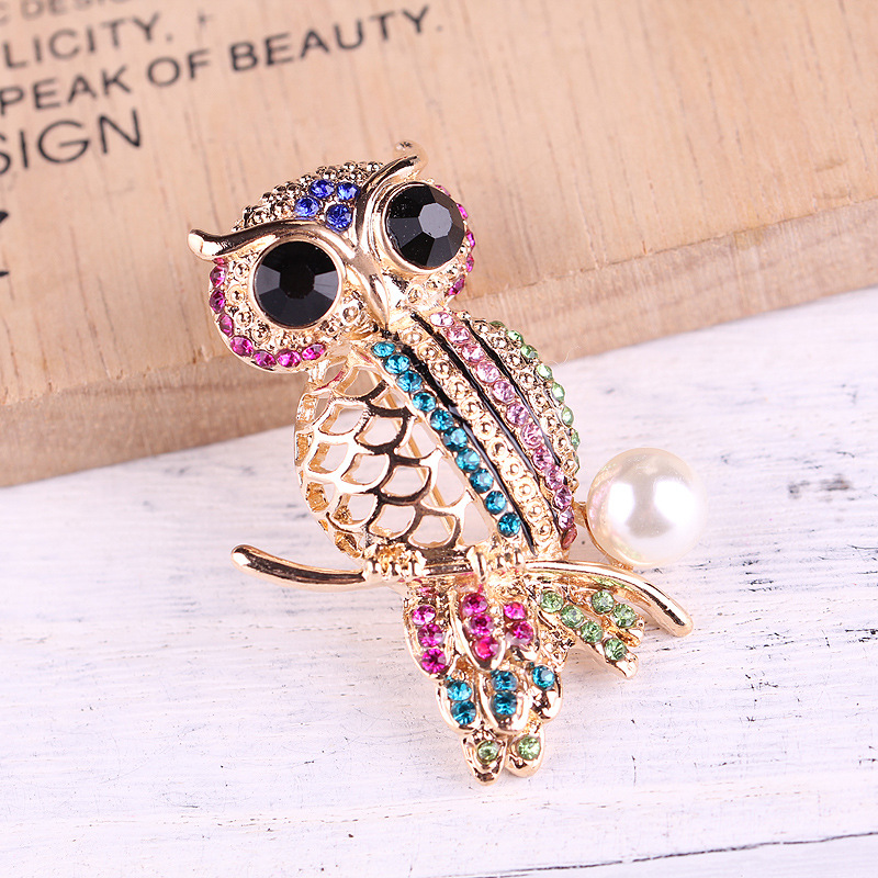 fashion creative Korean version of the personality color diamond animal owl brooch men and women clothing accessories_voghion.com