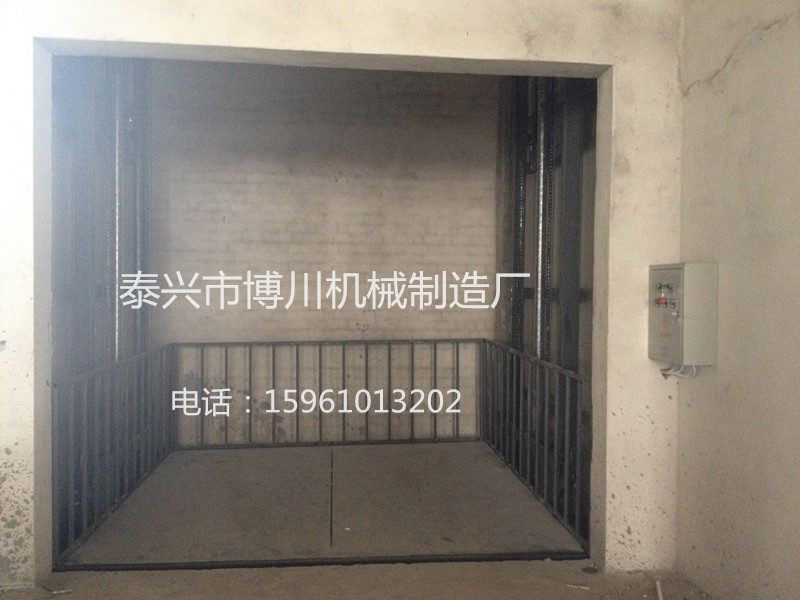 雙軌雙杠式貨梯