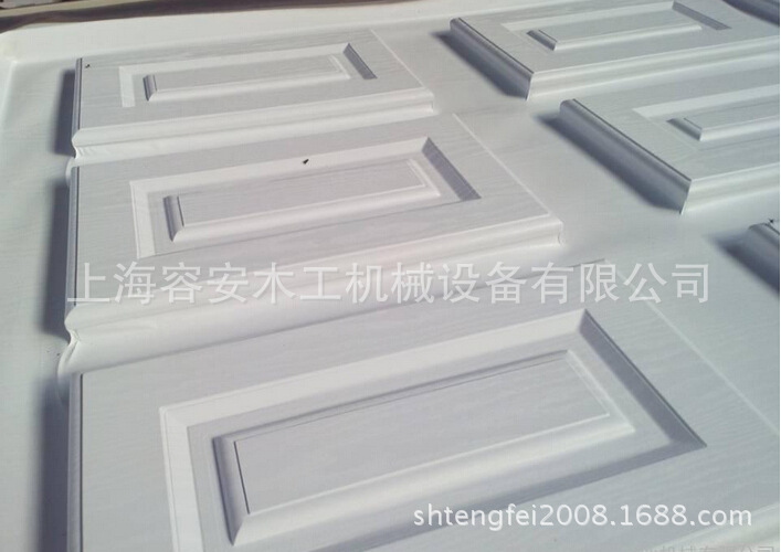板式家具覆膜机械设备组合衣柜门覆膜机 橱柜平开门吸塑机 厂家