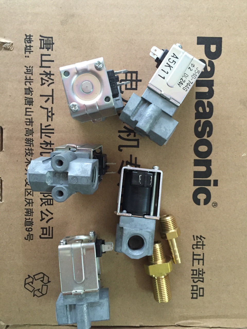 松下Panasonic焊机/机器人气阀/电磁阀J540-740G/744G/745G/710