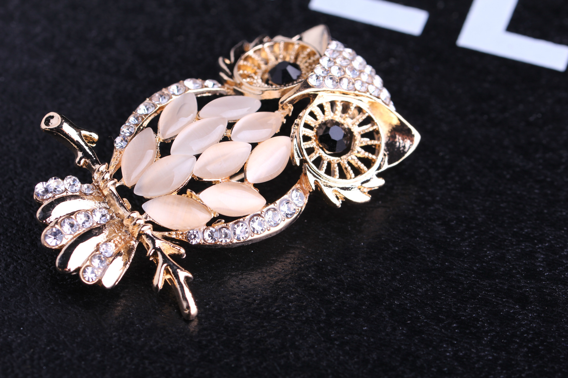 Retro Owl Alloy Inlay Artificial Gemstones Unisex Brooches display picture 4