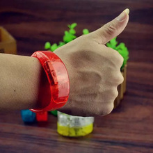 塑胶声控音乐感应LED发光手镯环酒吧夜店演唱会布置助威节庆用品