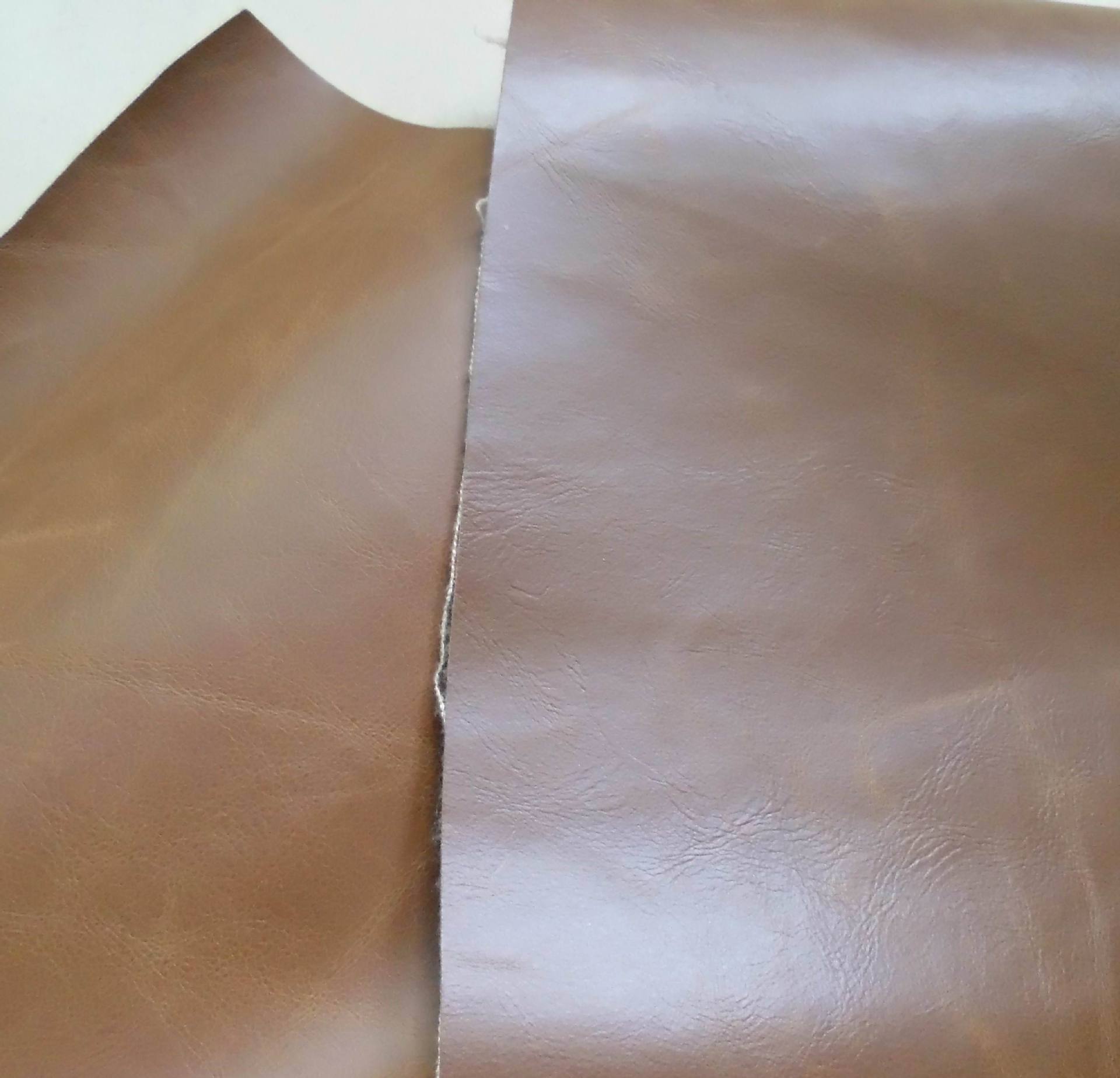 厂家直销 PU合成皮革 疯马皮革 箱包皮革 环保皮革