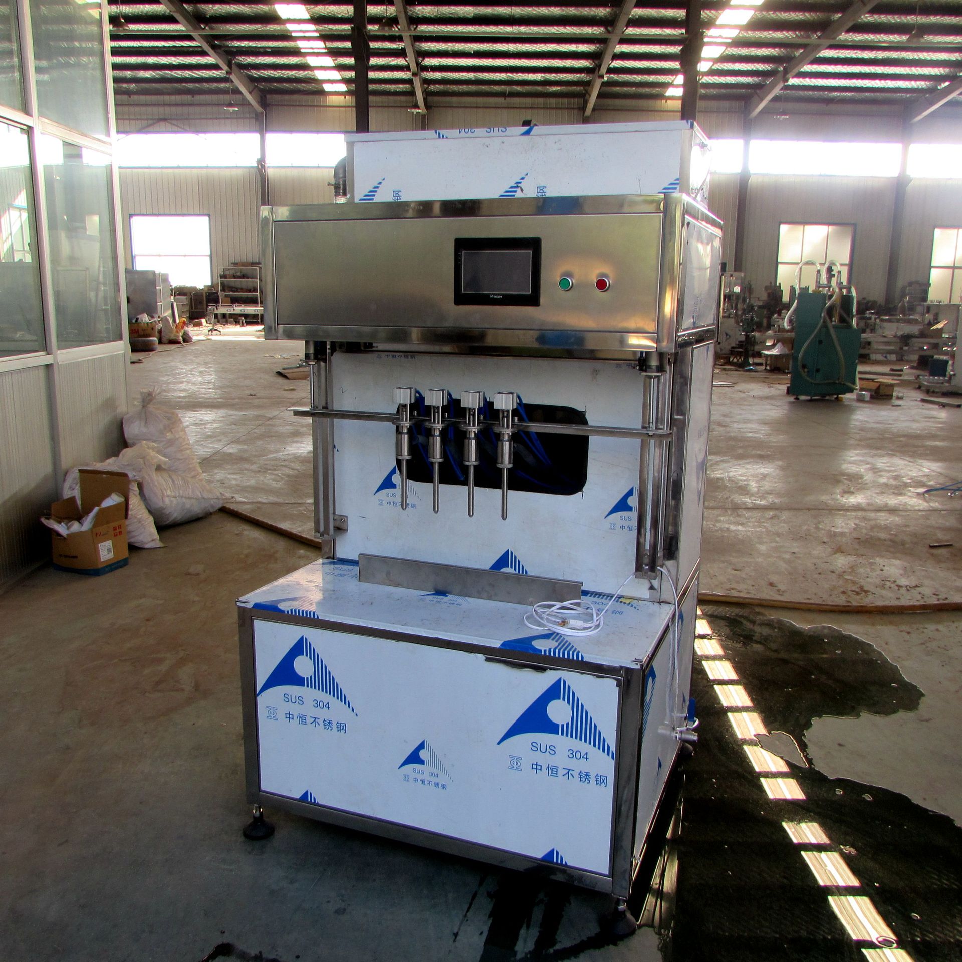 厂家 半自动自流式灌装机 防冻液玻璃水半自动灌装设备