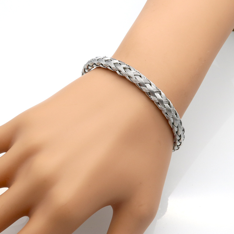 Brazalete De Acero De Titanio Geométrico De Moda display picture 5