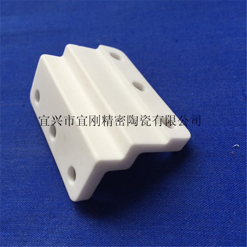 95 氧化铝陶瓷连接器 绝缘陶瓷零件