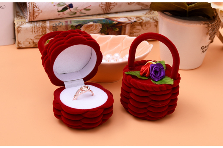 Cute Solid Color Flannel Jewelry Boxes display picture 1
