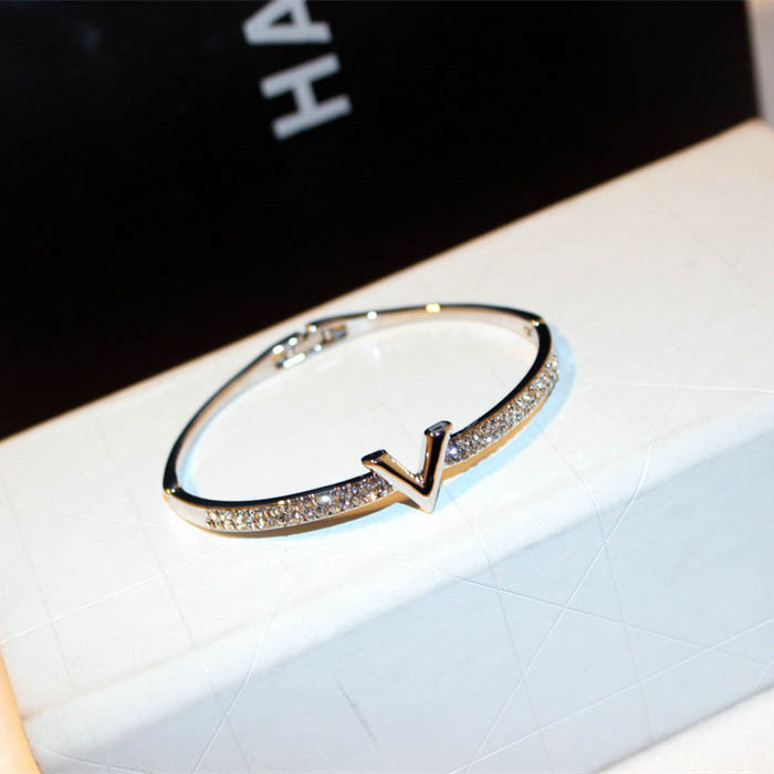 Fashion Rhinestone-encrusted Letter Bracelet Bracelet display picture 4