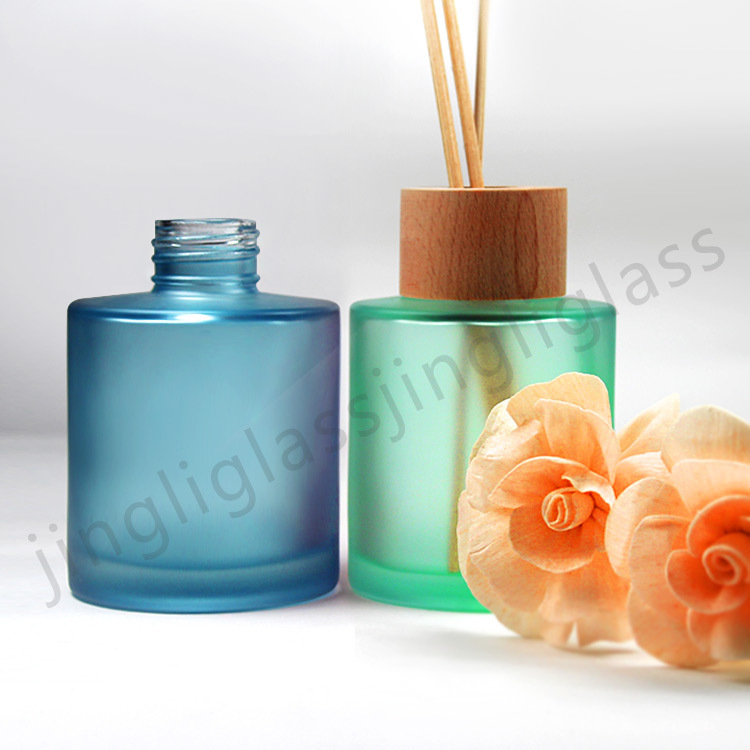 厂家大量现货150ml直圆螺口玻璃香薰瓶 150ML圆形香薰瓶随时发