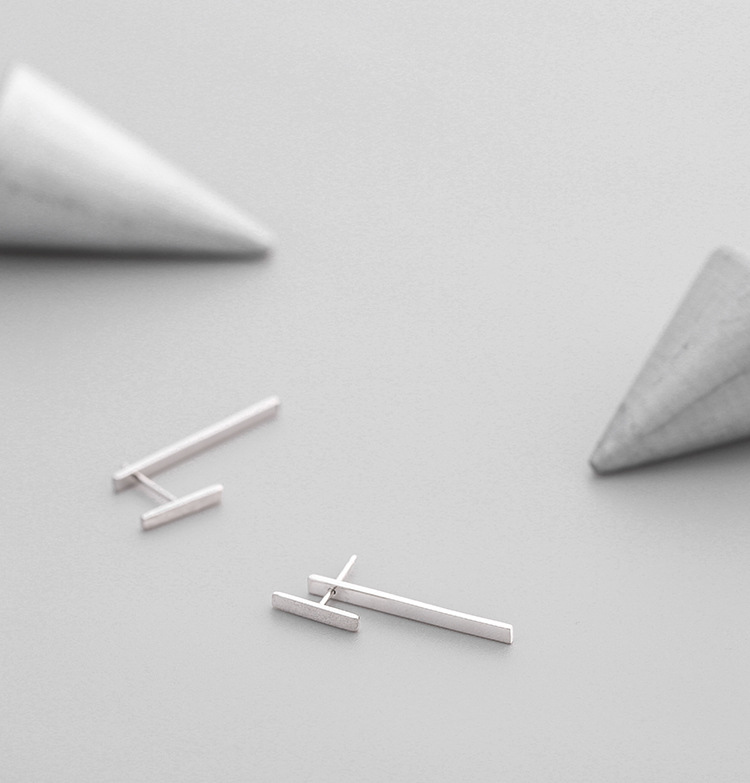 Minimalist Back-Hanging Earrings 3