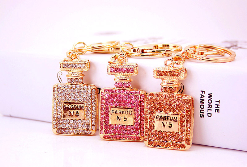 Diamond-studded Ladies Perfume Bottle Metal Pendant Four-leaf Clover Keychain display picture 15