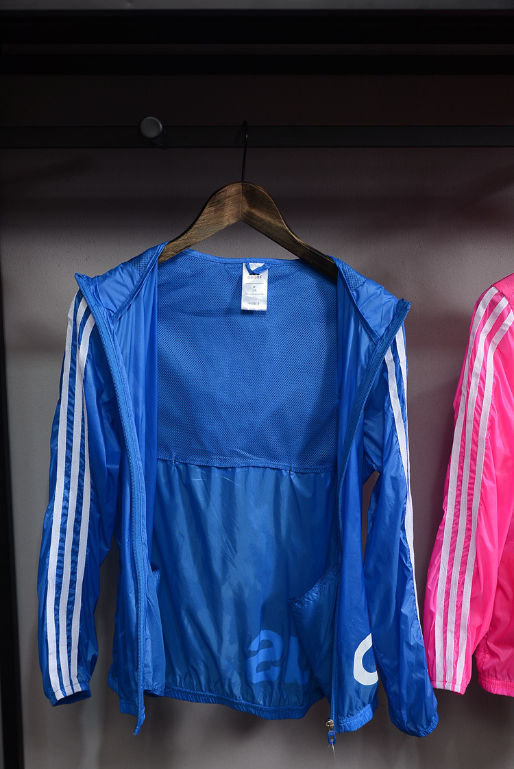 3113269099_1202196757