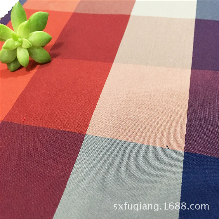 厂家供应仿记忆格子 风衣面料 箱包 夹克 羽绒服里料