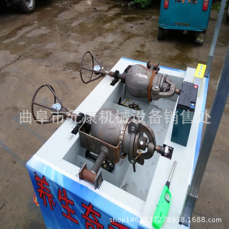 厂家直销美味香辣干嘣鸡 双锅爆干蹦鸡休闲小吃