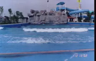 重庆市 水上乐园人工造浪设备  各种造浪机 体育中心恒温游泳池
