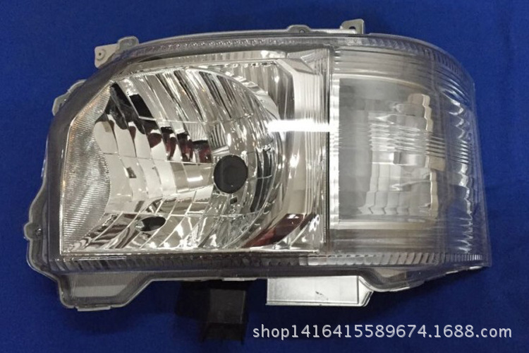 豐田大海獅Toyota hiace 2014-2016款白底