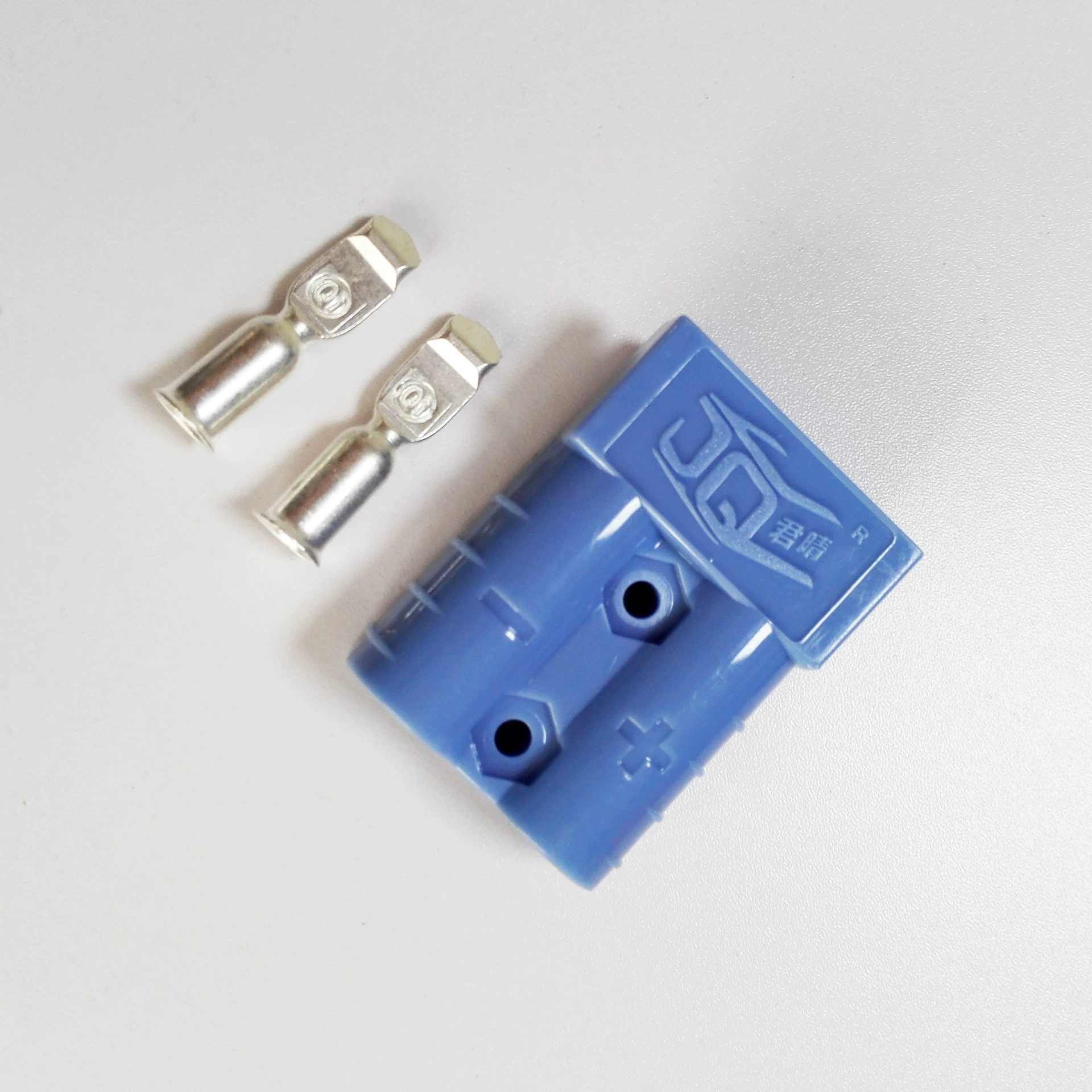 Оптовая штепсельная вилка протектора силы штепсельной вилки 50А блока батарей под-Женская прямоугольная затыкает поднимает автоматическое выключение