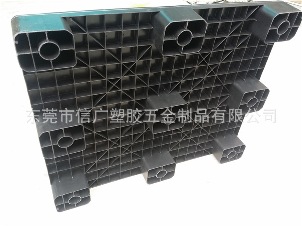 专业生产黑色防静电卡板 九脚导电塑料托盘 平面仓储垫板周转栈板