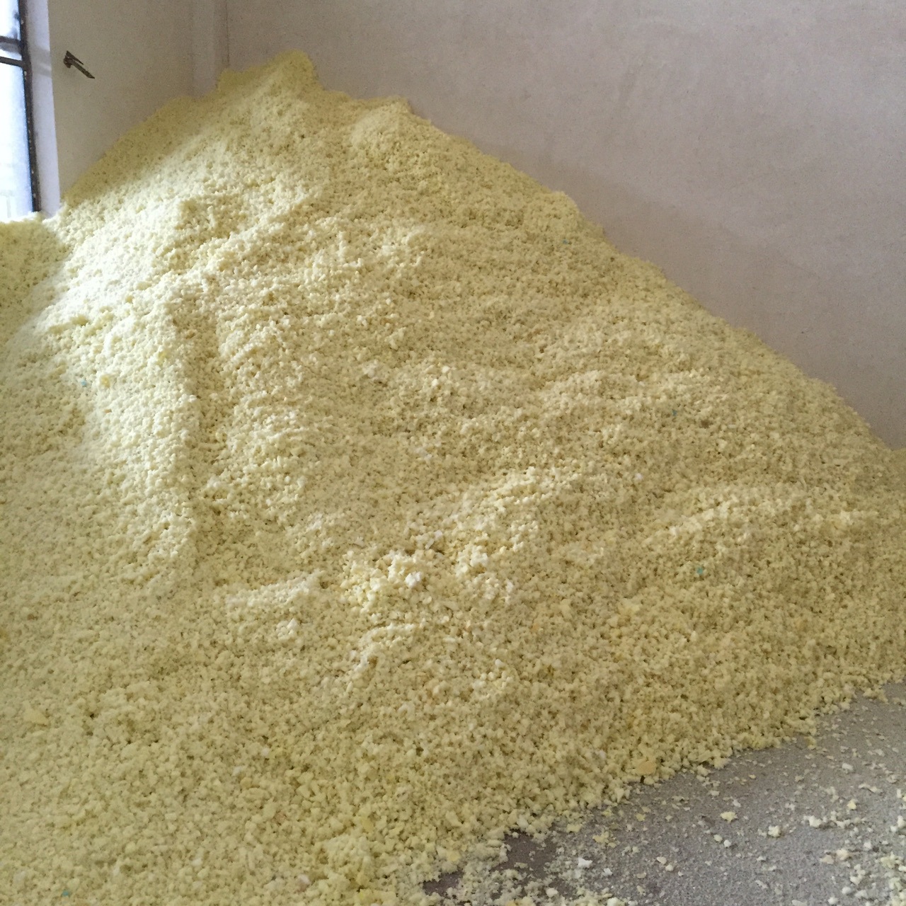 纯黄色慢回弹海绵，废海绵，高回弹海绵