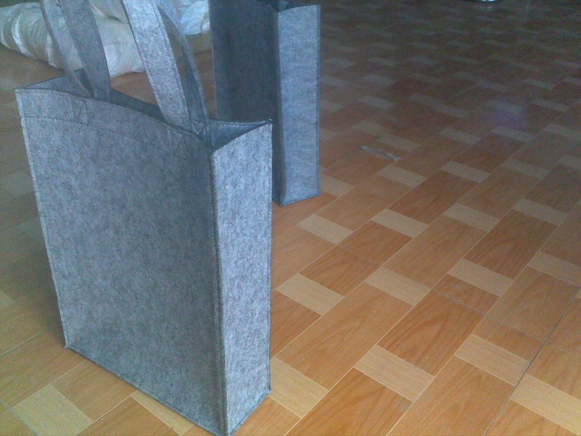 时尚女士手提毛毡包购物袋定制无纺布环保耐磨毛毡手提袋