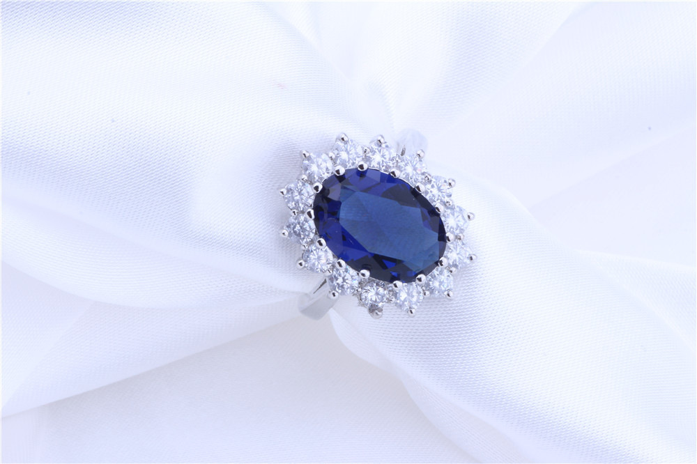 Prince William Princesse Kate Mariée Tanzanite Saphir Anneau Boucle D&#39;oreille Collier Trois Pièces Ensemble En Gros Nihaojewelry display picture 4