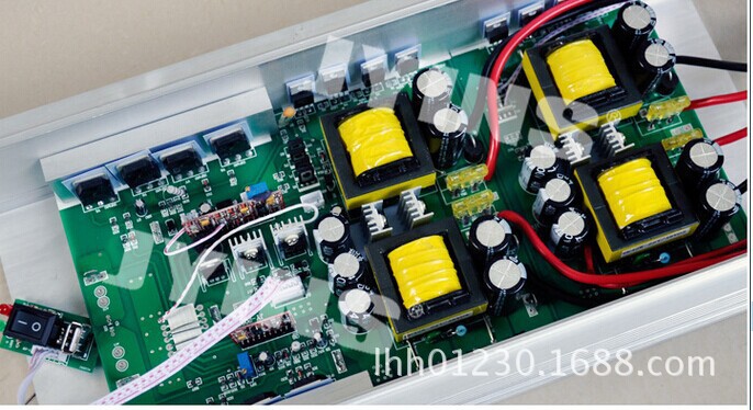 Sine wave inverter 4000W solar energy household vehicle inverter 12V/24V turn 220v