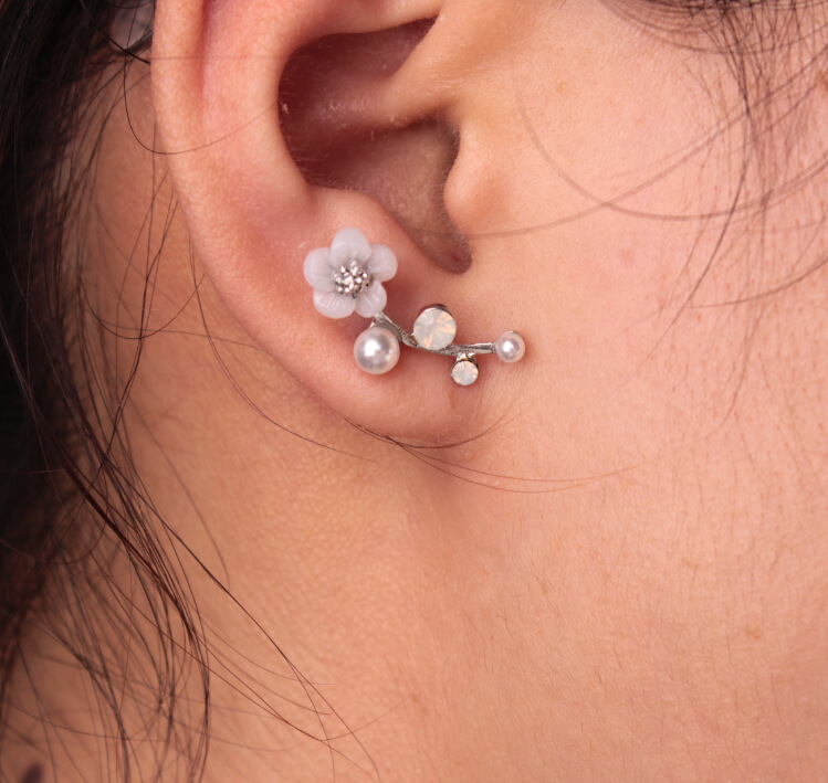 Fashionable Leaf Earrings