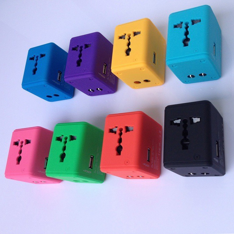 多功能带USB转换插座为出国旅行使用（供应外贸禁止国内使用）