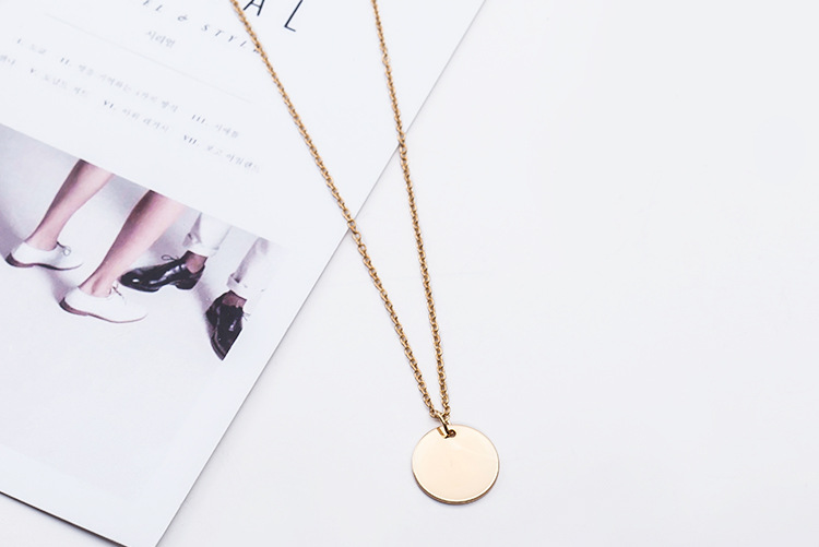 Geometric Smooth Small Round Pendant Necklace Fine Chain Temperament Clavicle Chain Necklace display picture 4