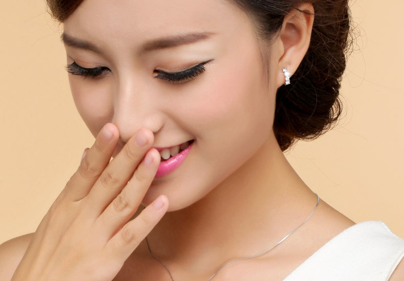 1 Pair Quantity Wedding Occasion Copper Material White Gold Plated Plating 1 Pair Fashion Heart Shape Copper Inlay Zircon Hoop Earrings