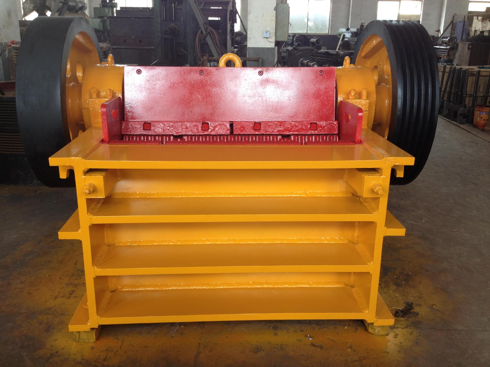 批发破碎机配件 颚式 反击式 圆锥式 立轴冲击破 振动筛 喂料机等