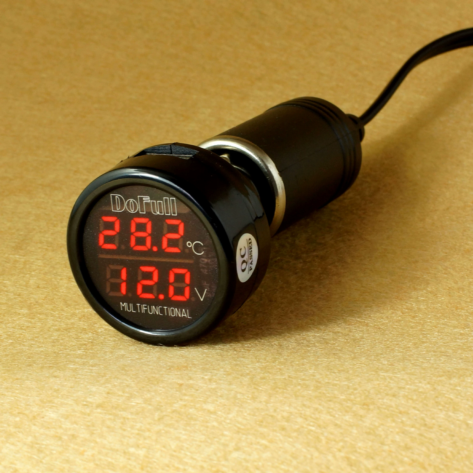 Зарядное устройство для автомобиля USB с вольтметром и термометром, 2.1A, модели PV/TV/EC2, для систем 12V/24V