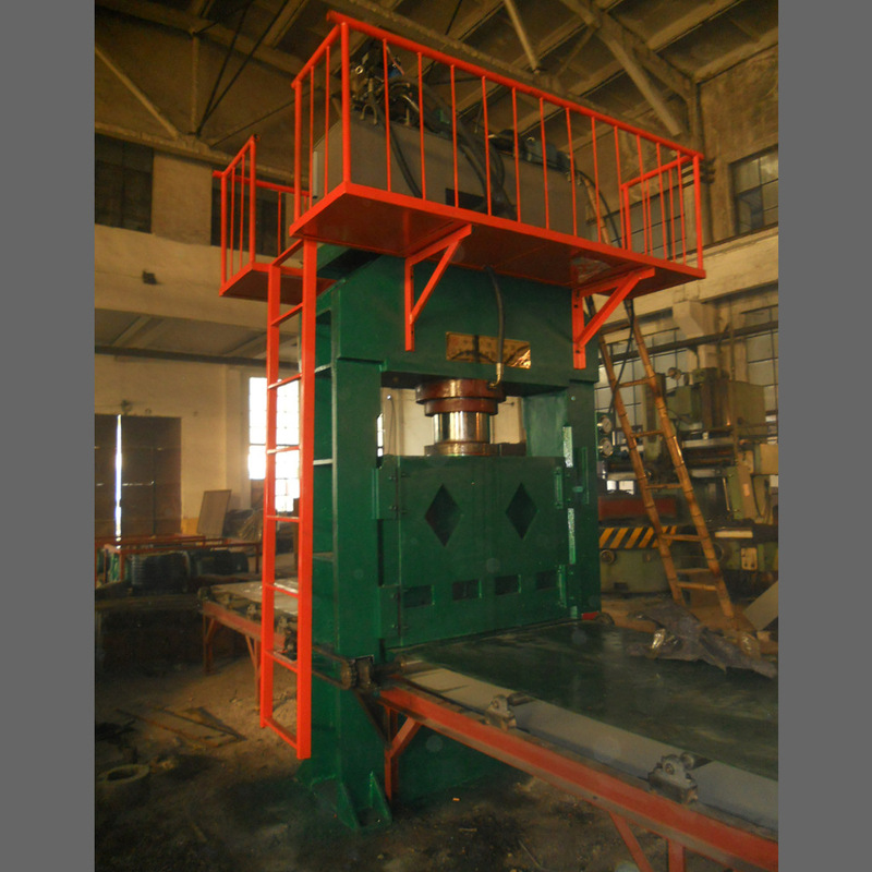 Factory Direct Sales 250t Gantry Hydraulic Machine Extended Workbench Door Type Stamping Punching Frame Type Hydraulic Machine Tool