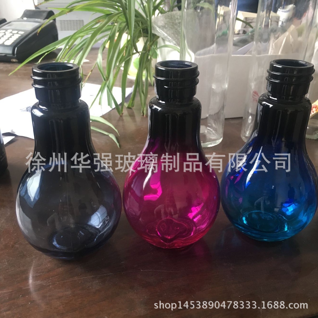 华强现货批发创意灯泡型可喷色饮料玻璃水瓶果吧奶吧玻璃瓶带闪灯