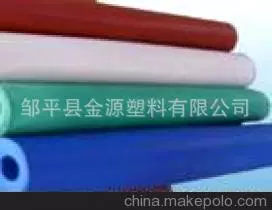 Производство и поставка PVC зелёной и белой мягкой пластинчатой изоляции/оболочки в рулонах