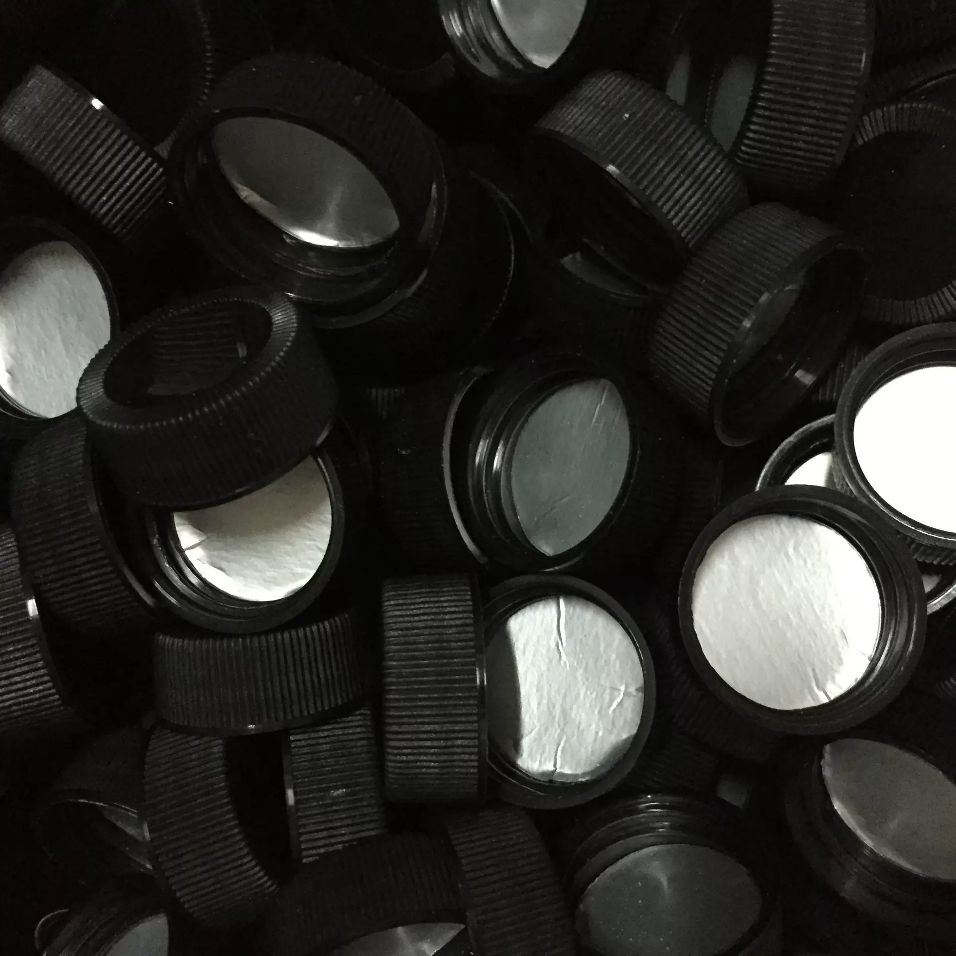 28/400 塑料盖 黑色28牙PE铝箔盖 黑色喷雾瓶盖 黑色普通盖 410盖