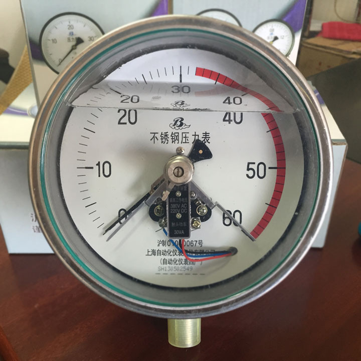 上海自动化仪表四厂不锈钢磁助电接点压力表 YXC-150  0-60MPa