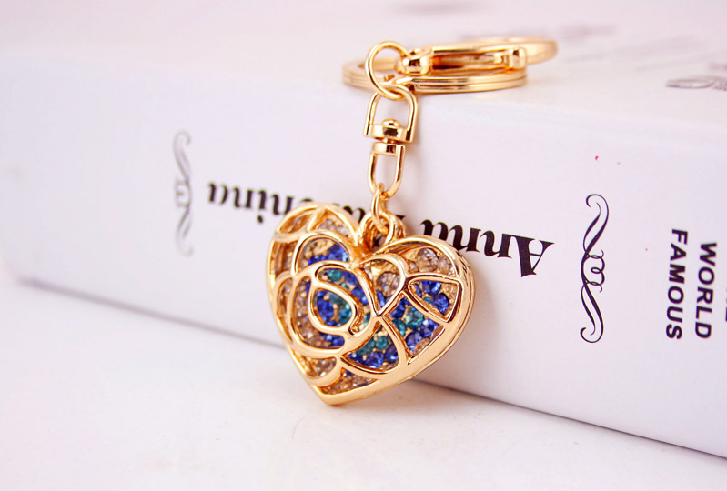 35g Weight Alloy, Metal Material Heart Pattern Unisex Gender Pink, Purple, Red, Blue, Peach Color Creative Cute Diamond Hollow Peach Heart Car Keychain Couple Key Chain Love Metal Pendant 4