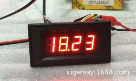 5135数显直流电压表0-20V表头 供电dc5V 低温漂功耗低 可测正负极