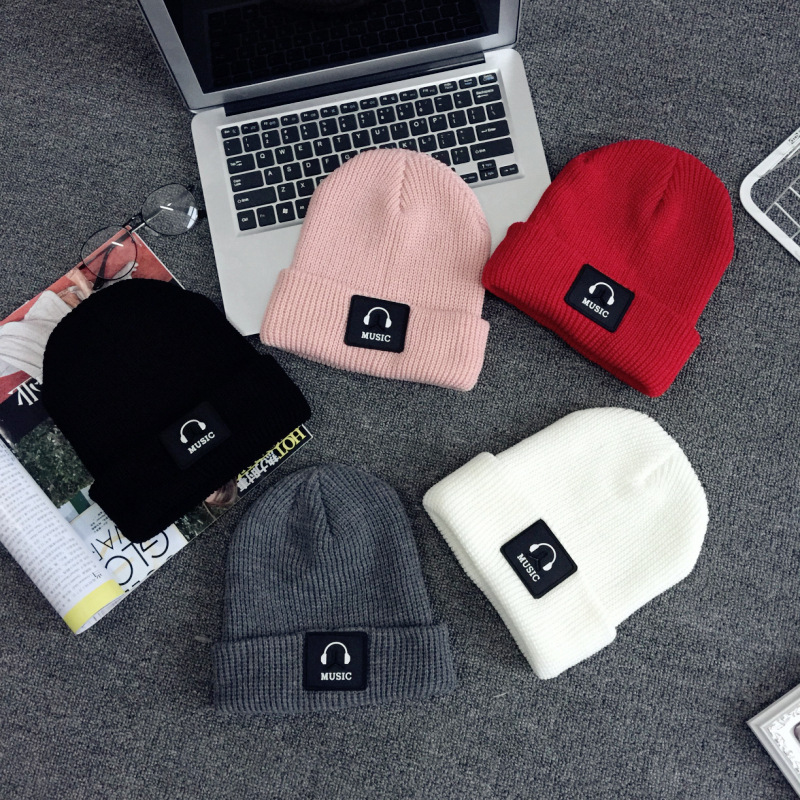 Gebreide muts met leren label voor dames en heren_voghion.com