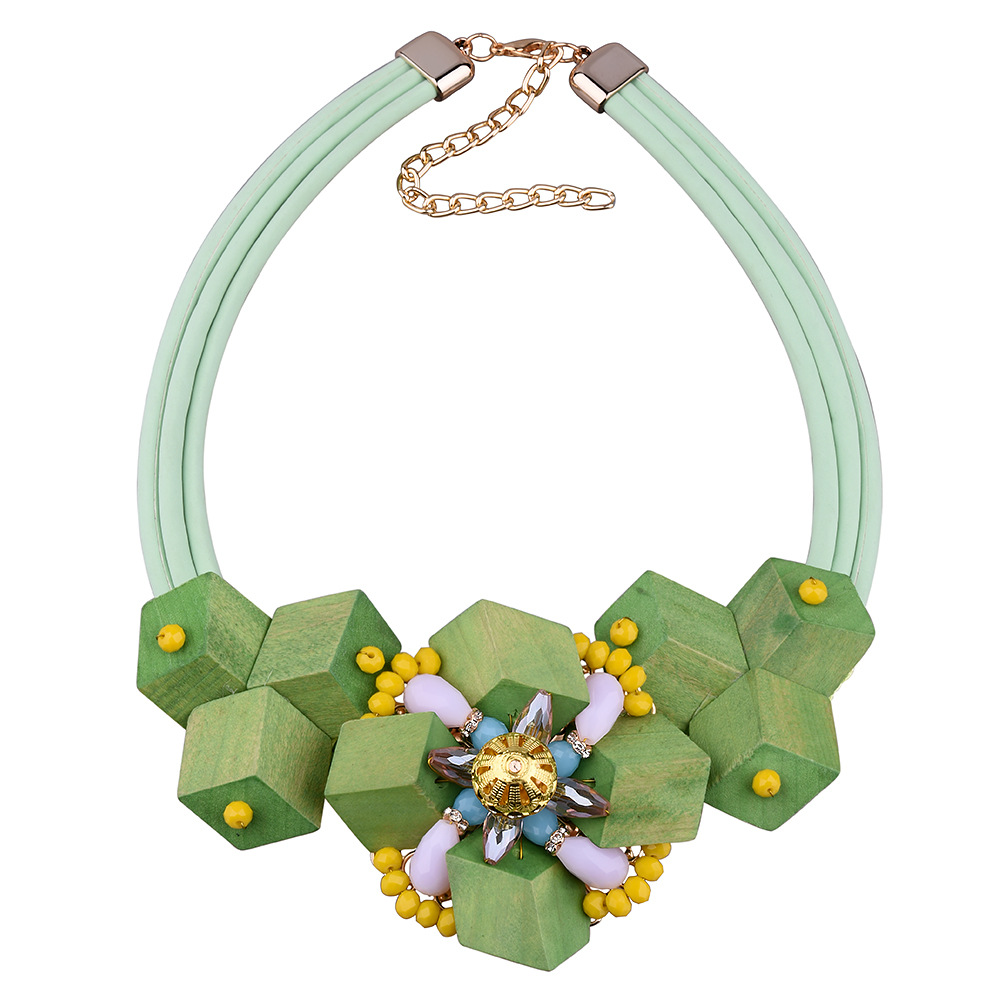 Occident and the United States wood Paint necklace (green) NHVA3735