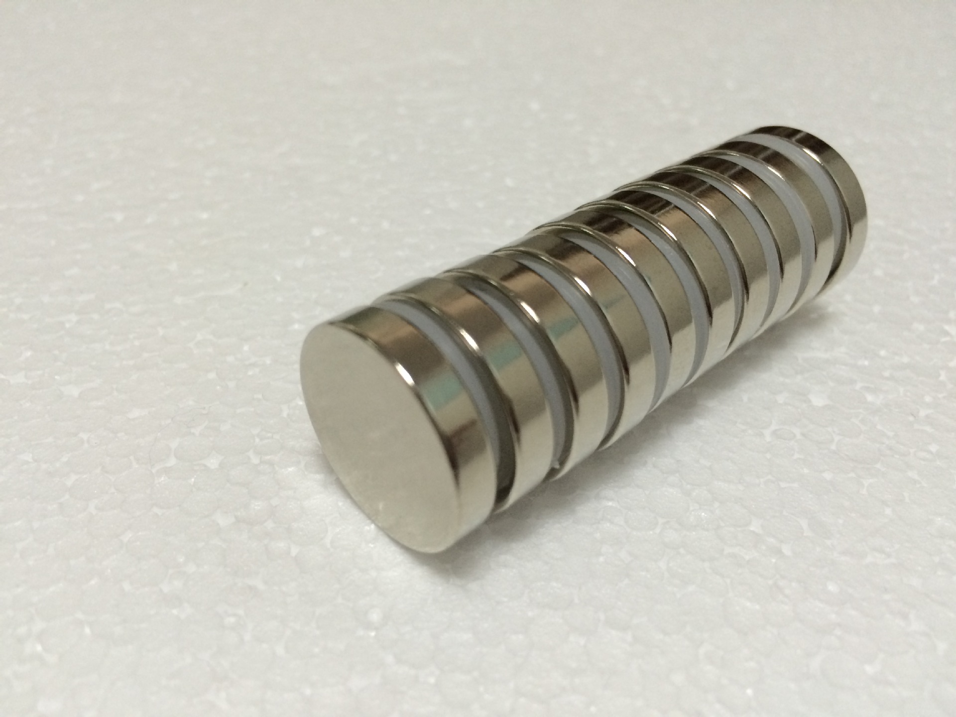 钕铁硼磁铁D20-4 N35UH单价2.6