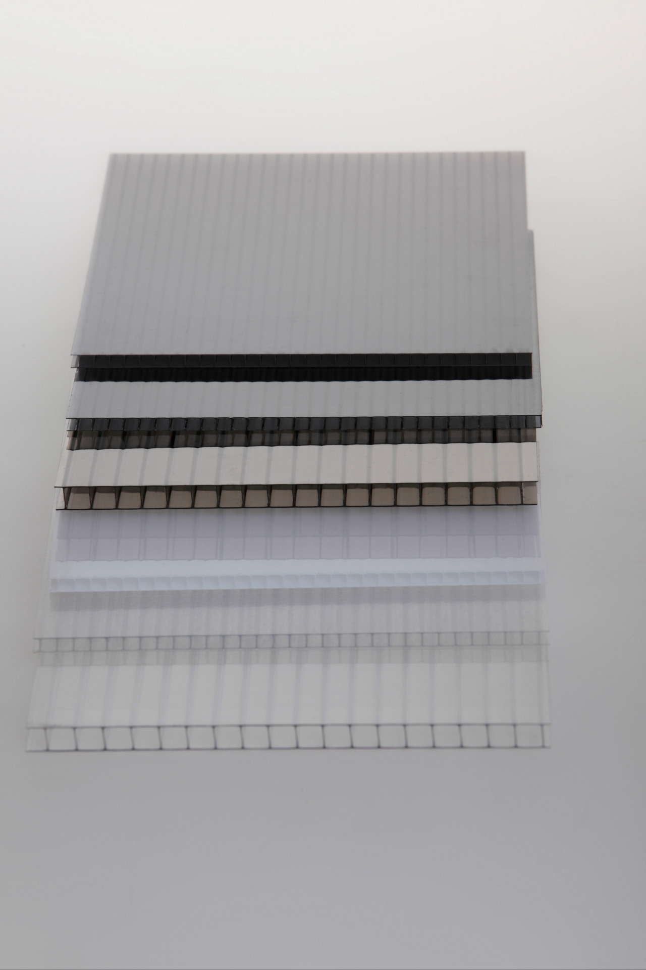 PC板PC阳光板4毫米茶色阳光板量多价优