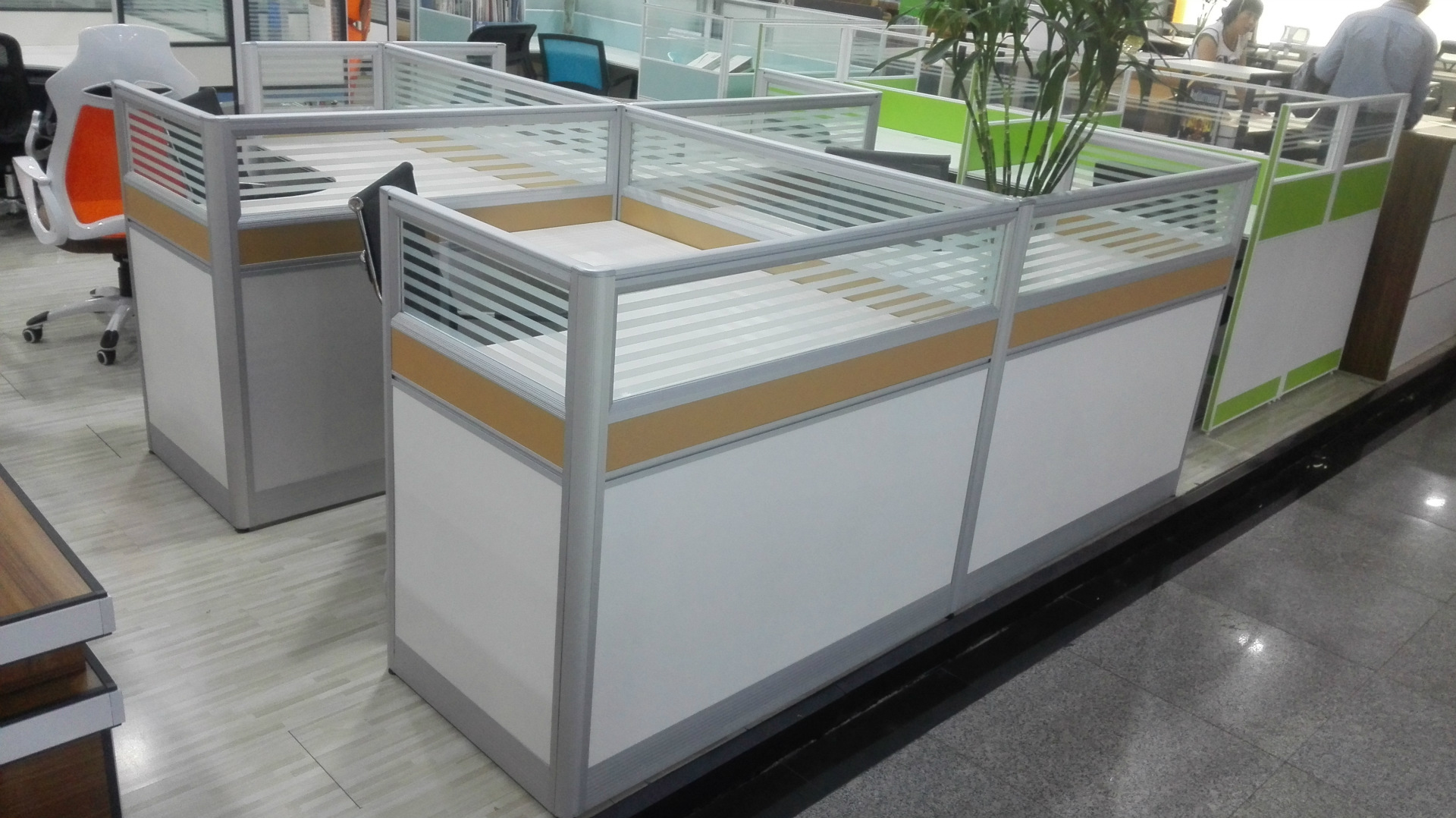 热销办公桌椅组合职员桌 员工桌电脑桌 屏风4/6人位职员办公桌