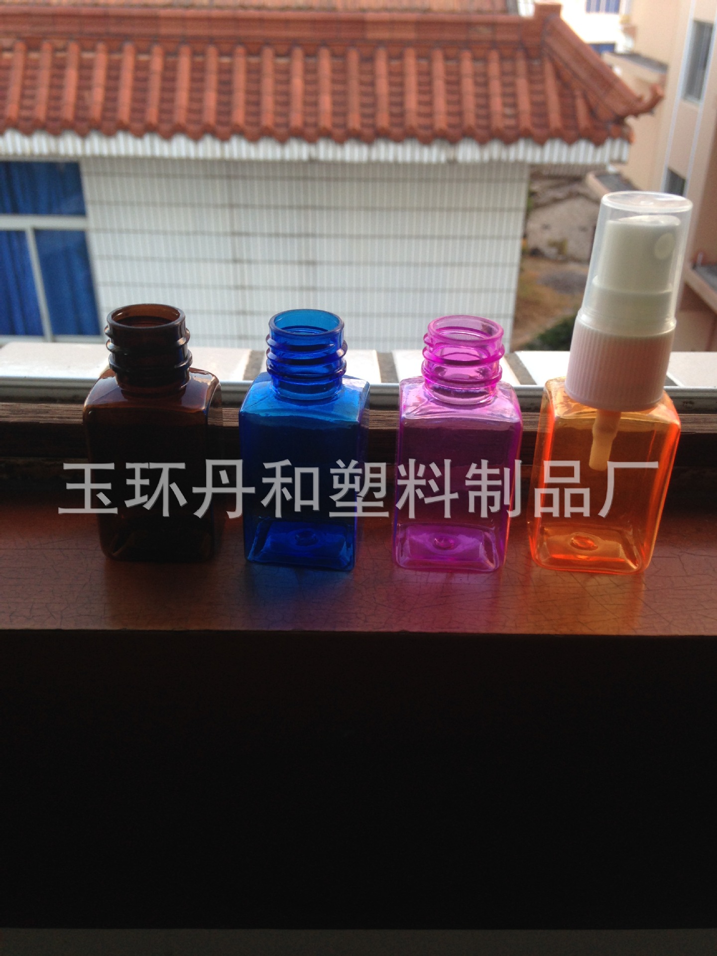 厂家供各种颜色30ml  pet方形化妆品瓶精华液补水喷雾瓶旅行套装