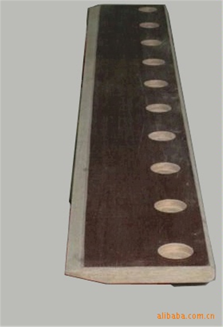 154118824_1241130128