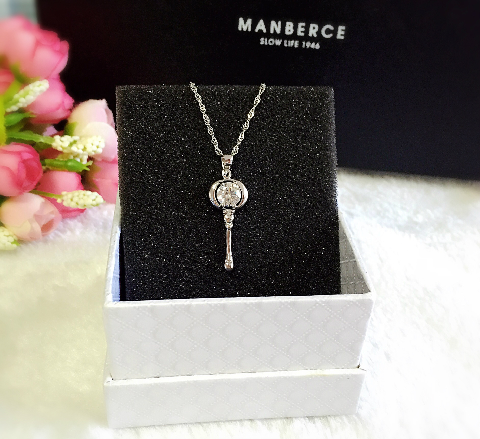 唯品尊925银精品钻饰吊坠 1.3克拉正品SONA钻项坠 钥匙挂坠批发|ru