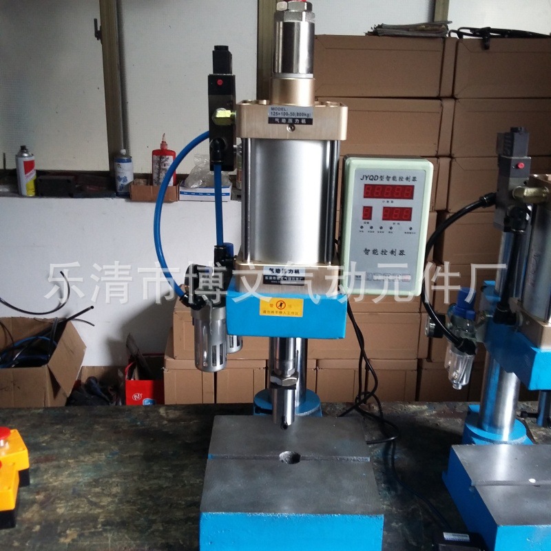 单柱气动冲铆机　空心铆合压力机 800公斤力气动压铆机