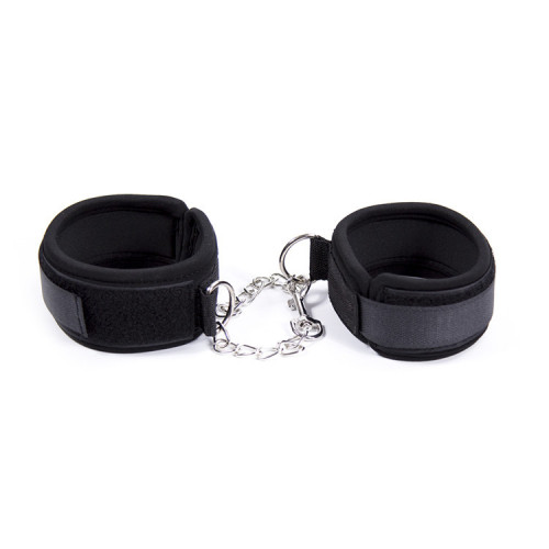 Factory direct sales wholesale edge sponge iron chain hand and foot cuffs loose shot female and male hand restraint toy iron hook