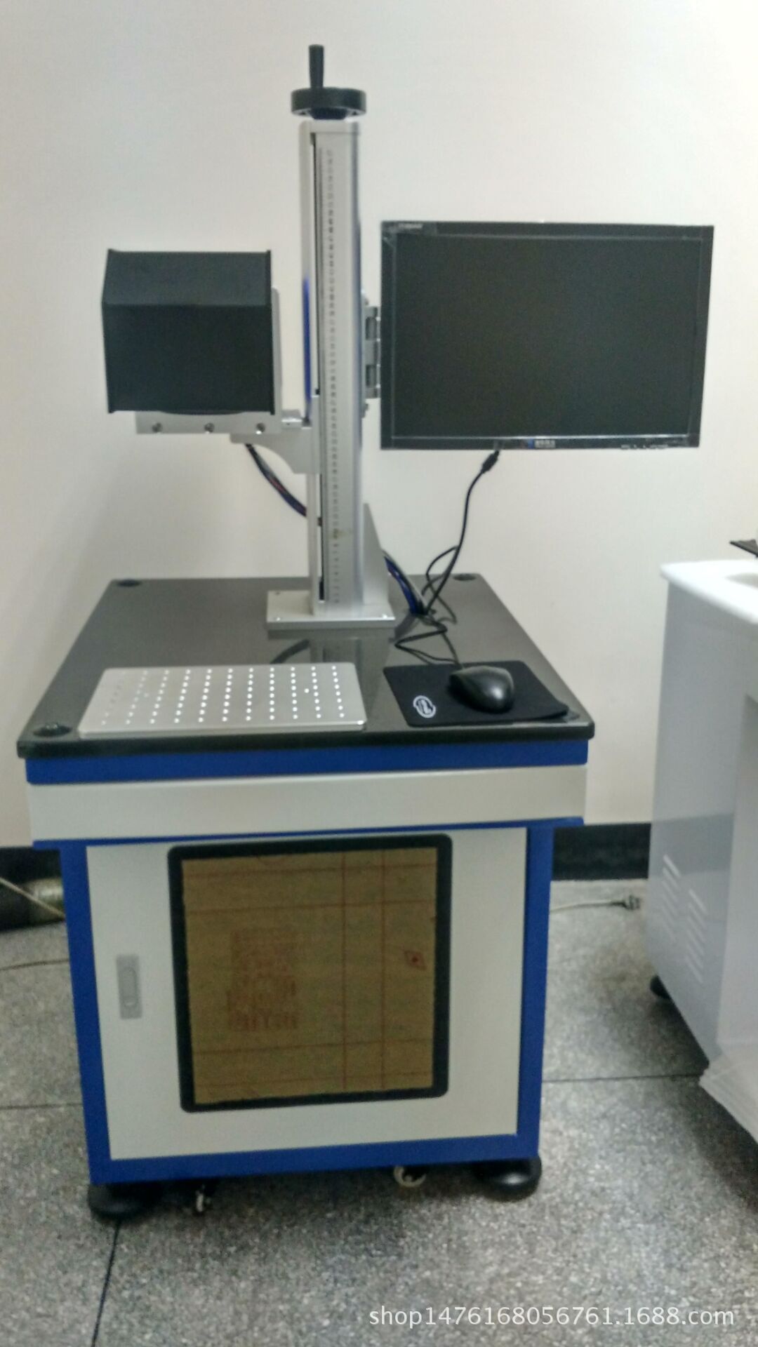 二氧化碳激光打标机/30W CO2激光打标机/包装盒木材皮革雕刻